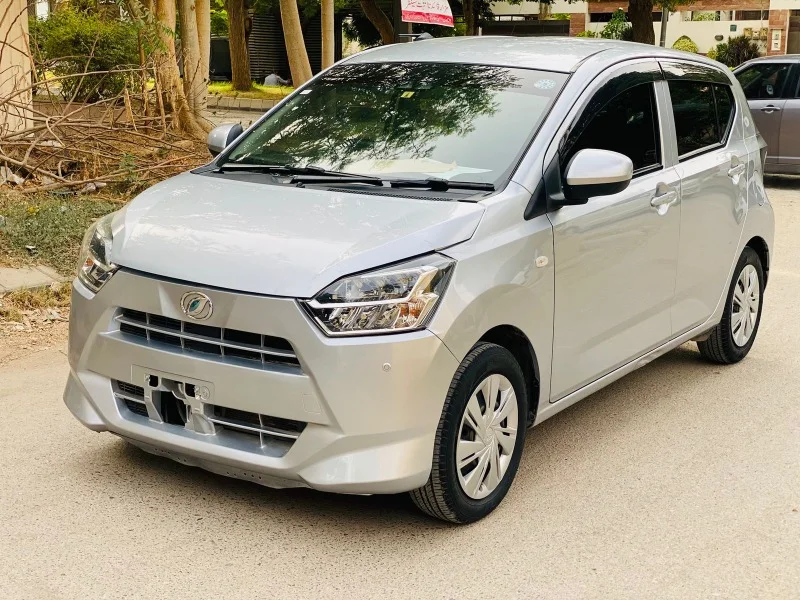 Daihatsu Mira ES